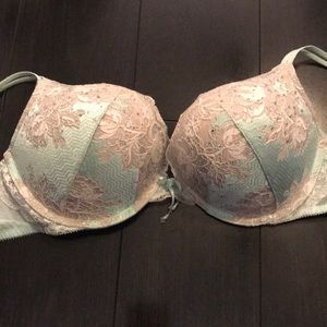 Very sexy bombshell bra